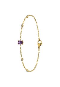 Gouden kettingarmband met een ovale paarse edelsteen in het midden, accenten van kleine heldere stenen langs de ketting, afgewerkt met een kreeftsluiting.
