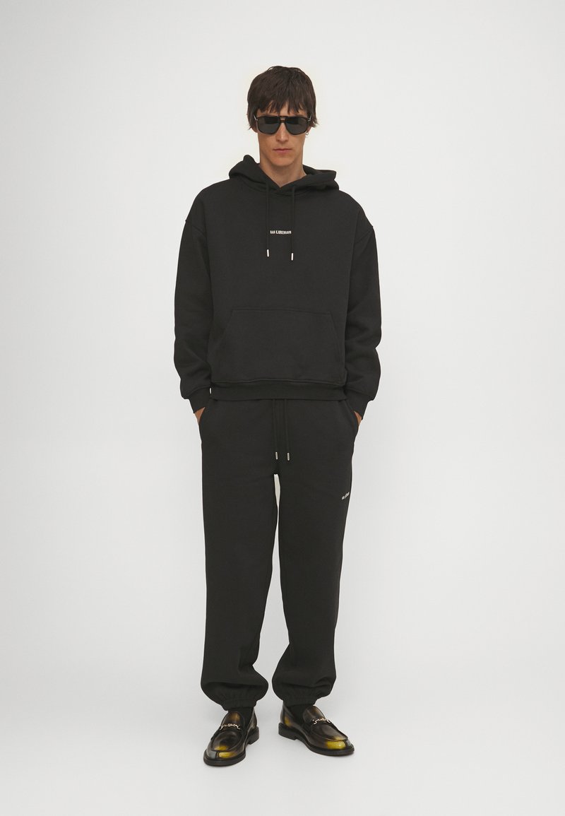 Han Kjøbenhavn DAILY UNISEX - Pusa - black