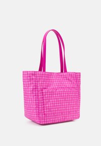 Borsa a tracolla rosa con un design a motivi che presenta cerchi. Realizzata in tessuto, ha due manici e una tasca frontale. Texture liscia, forma rettangolare.
