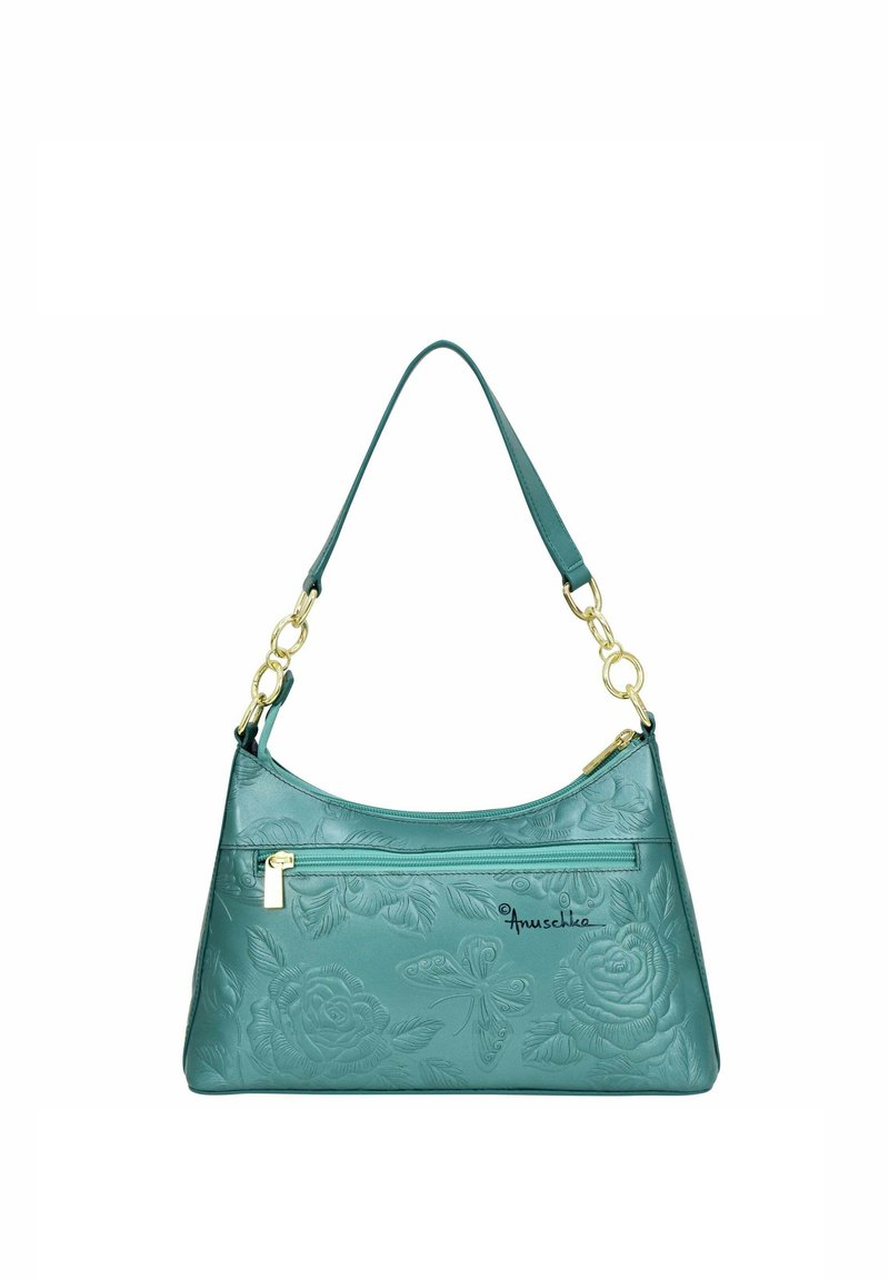 Turquoise handtas van geperforeerd leer, met bloemmotieven. Het heeft een gebogen vorm, een bovenste ritsafsluiting en een leren schouderband met goudkleurige kettingaccenten.