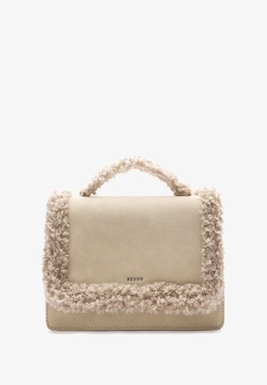 Bež pravokutna torba s mekanim kovrčavim krznom duž rubova i drške, s malim logotipom "KEDDO" na prednjem poklopcu.