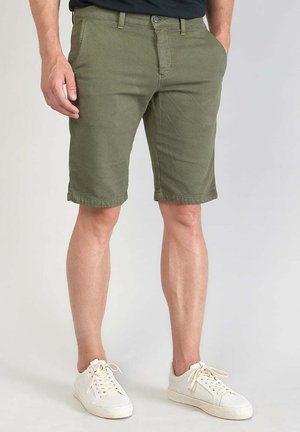 BERMUDA - Shorts - leaf