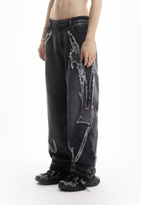 FAVELA PATCH UNISEX - Blugi loose fit - black washed