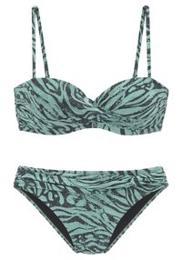 Mintgroene bikini met een gedraaide bandeau-top met verstelbare bandjes en een licht patroon, gecombineerd met bijpassende high-waisted onderstukken.