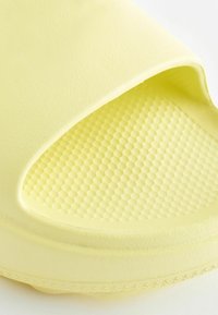 Next CHUNKY - Muiltjes - lemon yellow