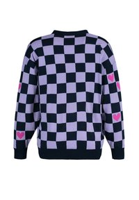 Sweter dzianinowy z czarno-fioletową kratką, z różowymi sercami na każdym rękawie i prążkowanym okrągłym dekoltem.