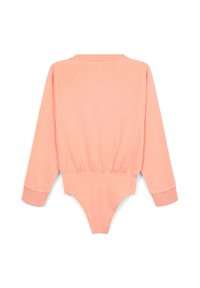 Body a maniche lunghe color pesca con polsini e vita a coste, arricciatura elastica in vita e chiusura a scatto sul fondo.