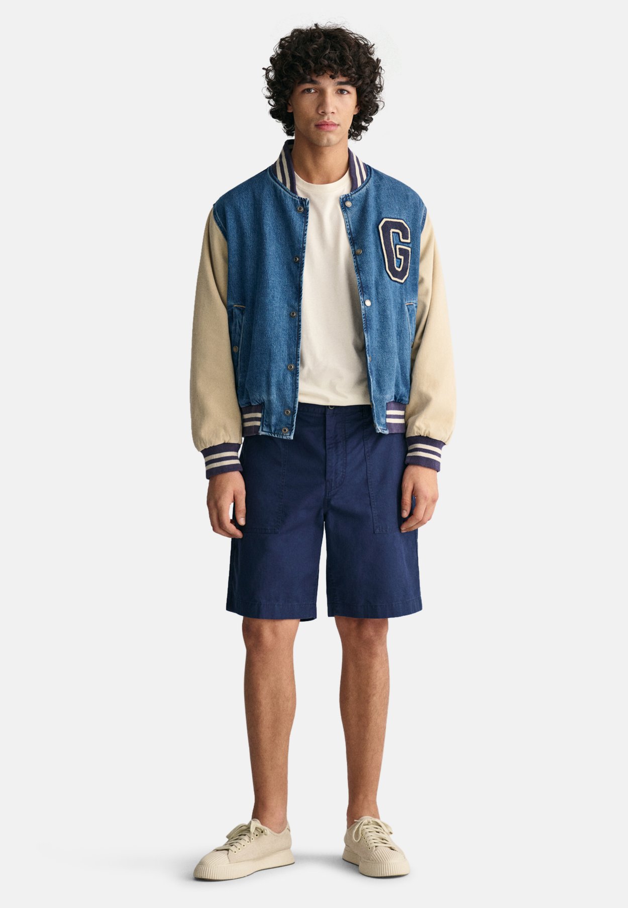 REGULAR FIT