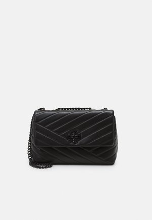 KIRA CHEVRON POWDER COATED SMALL CONVERTIBLE SHOULDER - Sac bandoulière - black