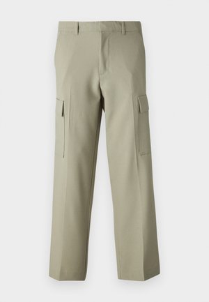 Svetlozelené cargo nohavice so strihom rovného nohu, ktoré majú bočné vrecká a hladkú textúru látky. Zobrazený pohľad zozadu.