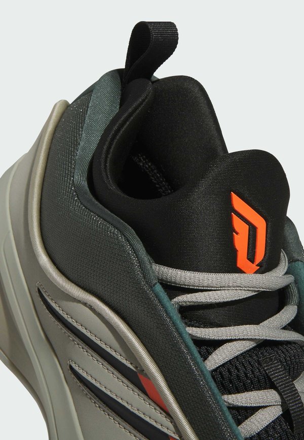 LILLARD LOW - Basketball shoes - silver pebble   legend ivy   impact orange4