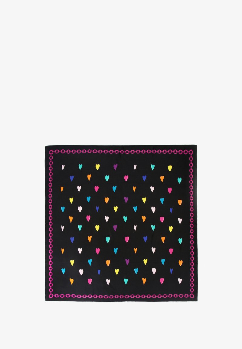 Czarna tkanina z rozproszonym wzorem kolorowych serc w różnych odcieniach, obramowana jasnoróżowym wzorem łańcucha.