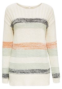 Pull en tricot avec des rayures horizontales crème, vertes, orange et noires ; tissu texturé avec des accents côtelés sur les épaules et les poignets.