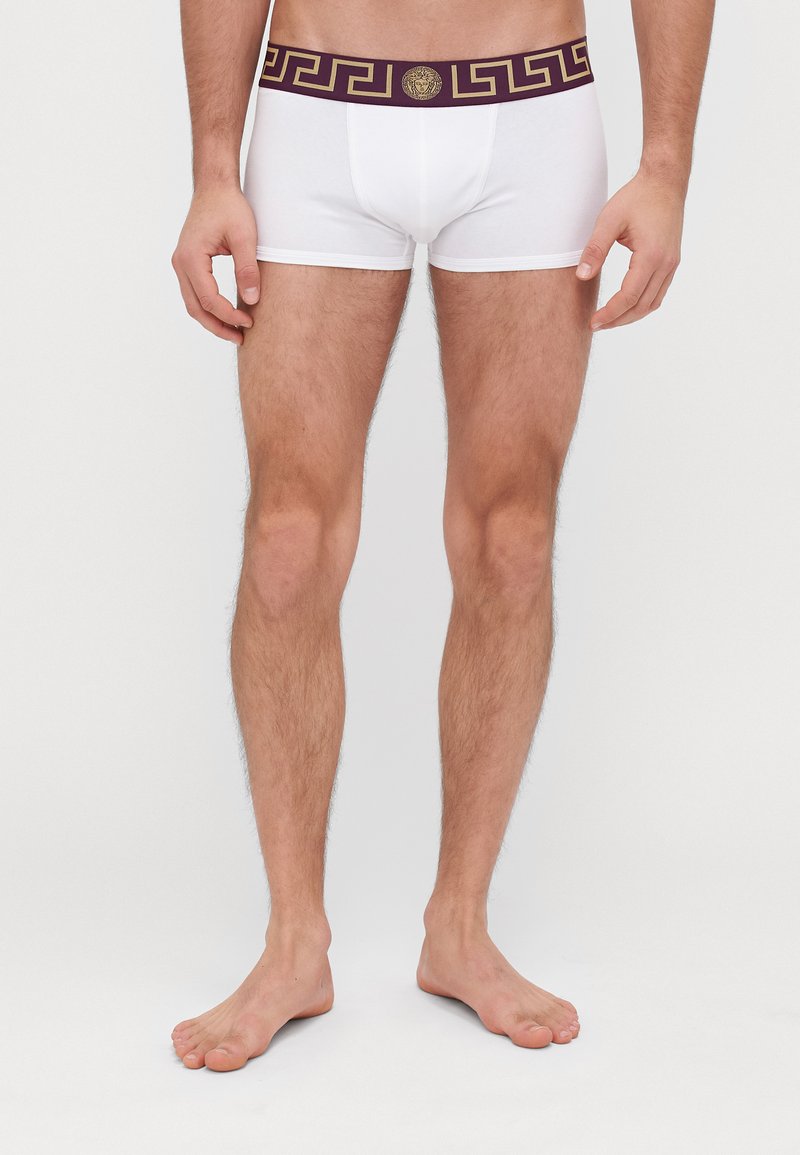 Versace UNDERPANTS LOW RISE TRUNK TOPEKA NEW LOGO - Uske bokserice - white/dark aubergine/gold