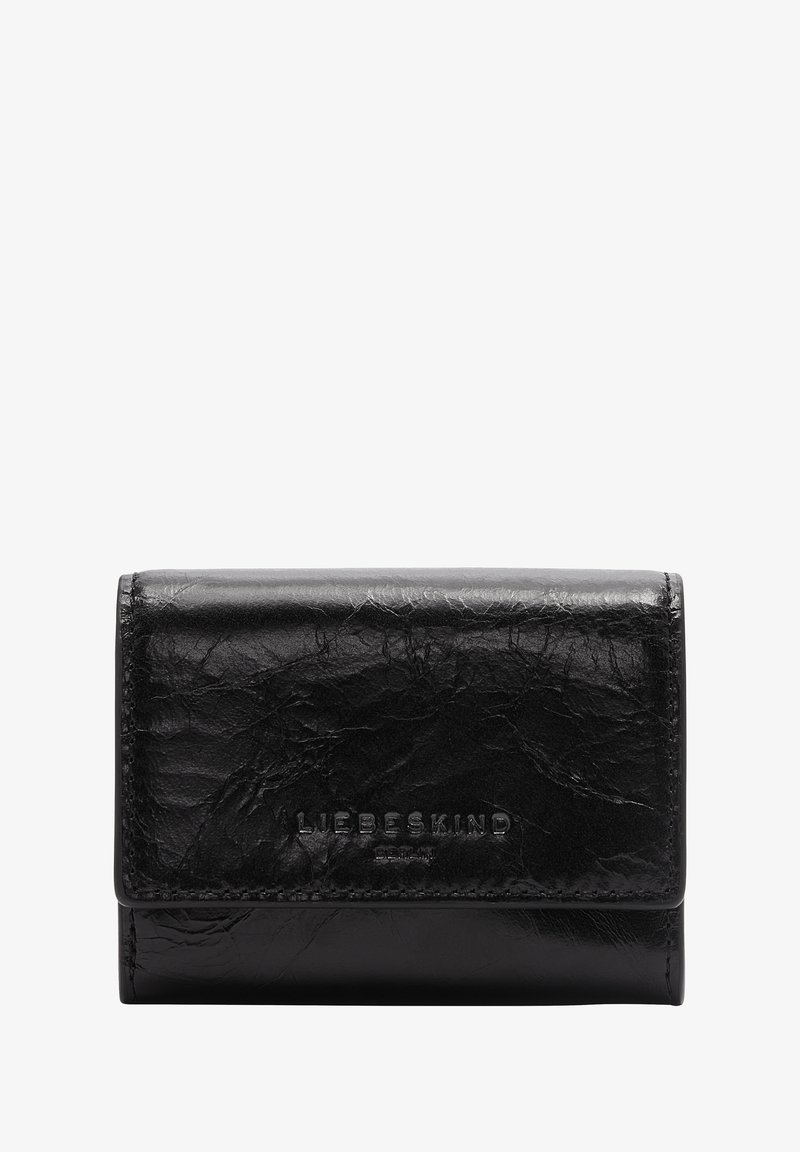 Czarny skórzany portfel o pomarszczonej fakturze, zapinany na zatrzask, z wytłoczonym logo marki. Kompaktowy kształt, minimalistyczne detale i brak widocznych elementów metalowych.