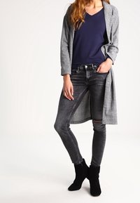 Zalando Essentials Neule - dark blue