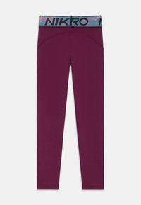 Leggings extensibles bourgogne avec une taille haute, arborant un logo bleu et noir. Texture lisse, design ajusté, sans motifs visibles.