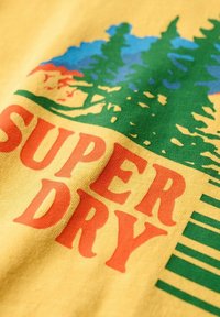 Superdry & Co T-shirt print - pigment yellow