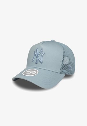 Light blue cap with a front logo in the same shade, mesh sides, and a curved brim. Features a sticker with brand and care information.