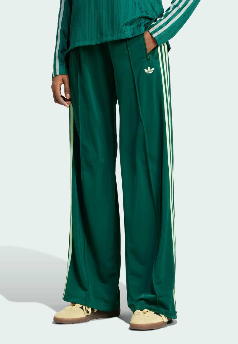 adidas Originals FIREBIRD - Träningsbyxor - collegiate green semi green spark
