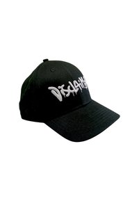 Cappellino da baseball nero con testo ricamato bianco sulla parte anteriore. Materiale in cotone con visiera curva e cintura posteriore regolabile.