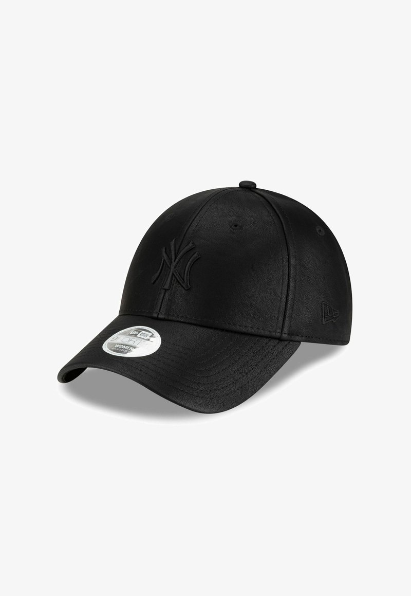 Zwarte leren honkbalpet van New York Yankees met gebogen klep en geborduurd logo op het voorpaneel.