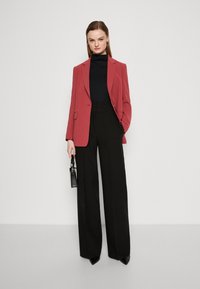 BOSS JOCALUAH - Puspaltis - red