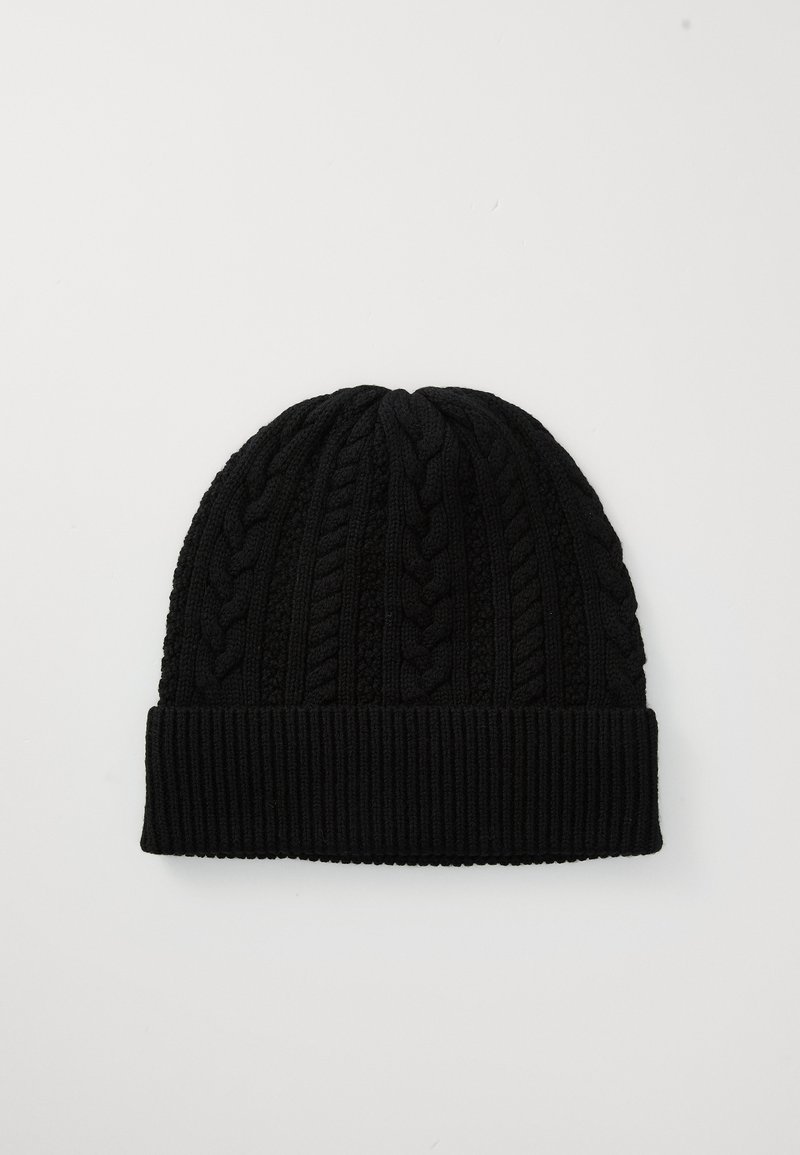 Gorro de malha preto com padrão de trança e punho canelado. Feito de um tecido suave, apresenta uma superfície texturizada para aquecer.