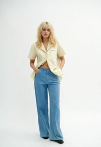 Résumé Traperice ravnih nogavica - medium denim
