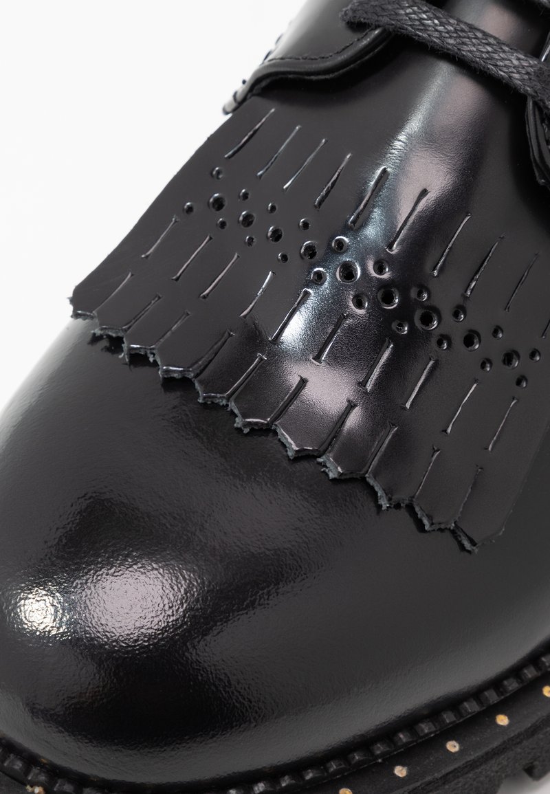 Selected Femme Slfdani Kiltie Derby Shoe Lace Ups Black Zalando De