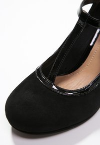 Clarks Pumps - black