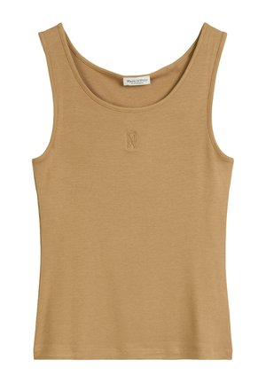 Mouwloze ribgebreide beige tanktop met een ronde hals en een klein geborduurd logo in het midden onder de kraag.
