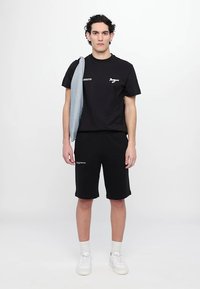 PANGAIA ONE FOREST GRAPHIC UNISEX - Trükipildiga T-särk - black