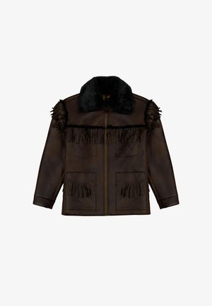 Giubbotto in pelle marrone con un colletto in pelliccia sintetica nera, caratterizzato da frange decorative lungo la parte frontale e due tasche frontali. Chiusura con cerniera.