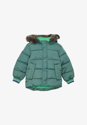 Groene pufferjack met een met bont gevoerde capuchon, gestructureerd quiltpatroon, twee zijzakken en gestreepte ribgebreide manchetten. Bevat een logo op de borst.