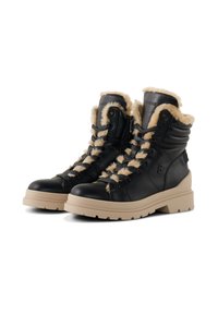 Černé kožené boty s béžovým kožíškem, šněrovací design, boční zip a robustní béžová podrážka s protiskluzovým vzorem.