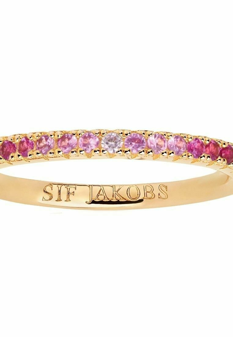 Goldring mit schmalem Band, das eine Reihe von mehrfarbigen rosa und klaren Steinen zeigt. Graviert mit dem Markennamen "SIF JAKOBS."
