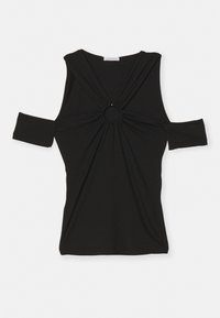 Mustat lyhythihaiset t-paidat, joissa on kylmä olkapää -suunnittelu, keskeinen rengasdetaili ja rypytetty kangas kaulalla. Silkkinen pinta.