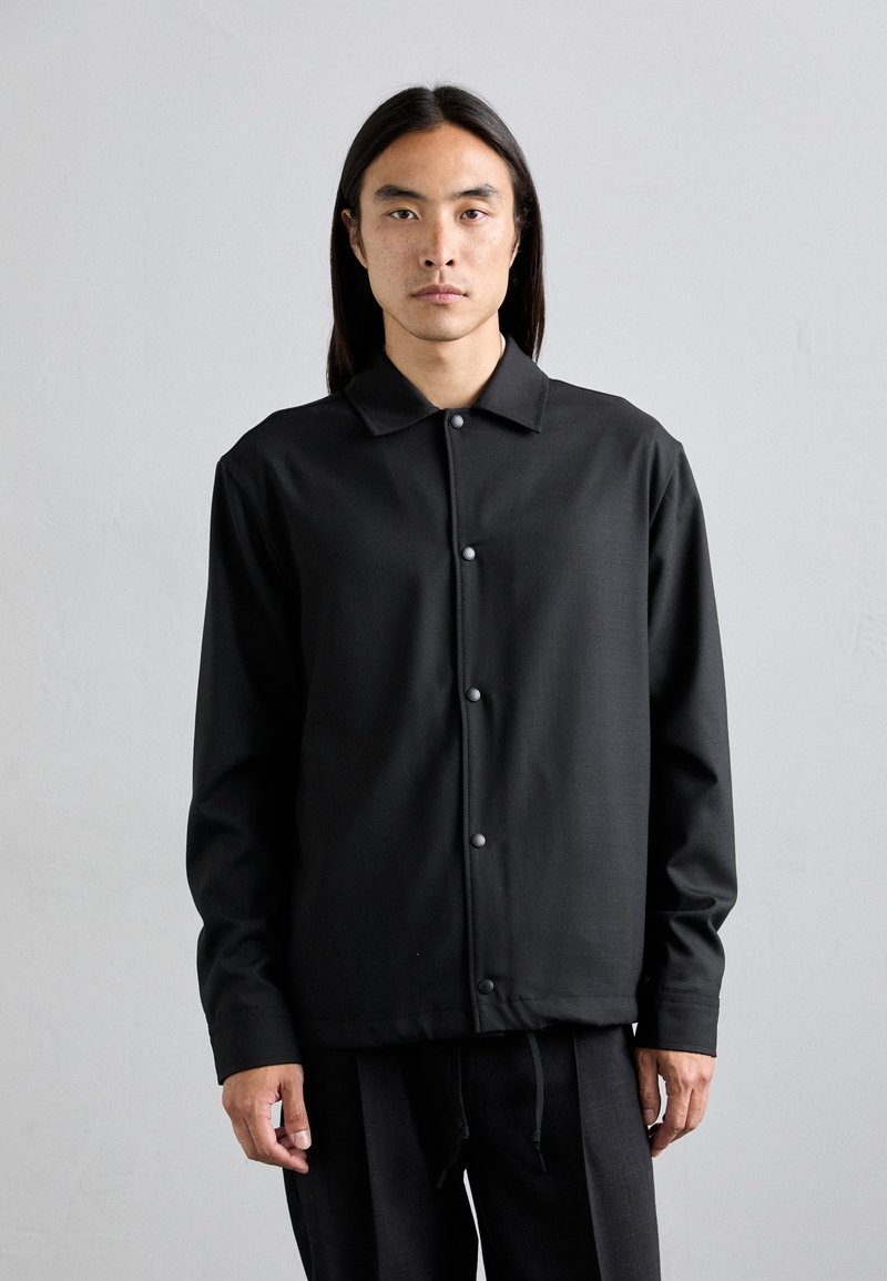 J.LINDEBERG - CELIAN COACH OVERSHIRT - Chaqueta fina - black, Ampliar