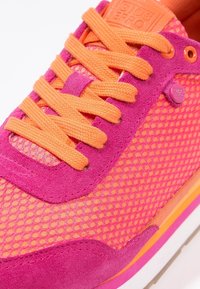 Gioseppo Baskets basses - orange