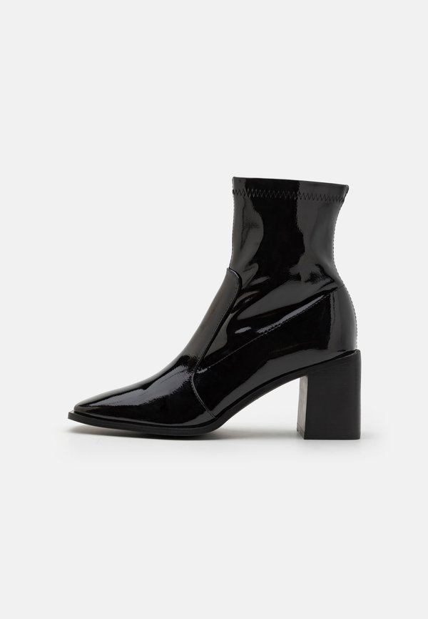 OLEXA - Classic ankle boots