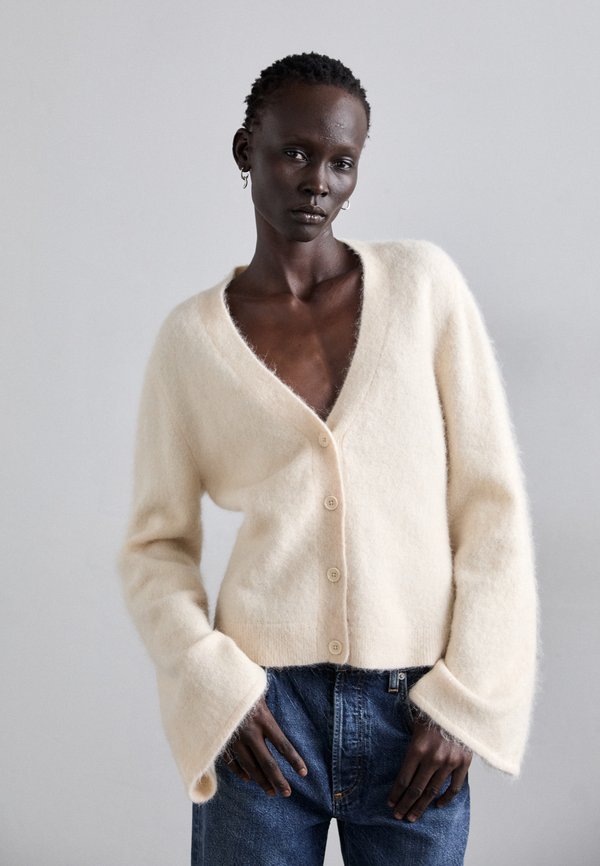 FLUFFY CARDIGAN - Cardigan - beige