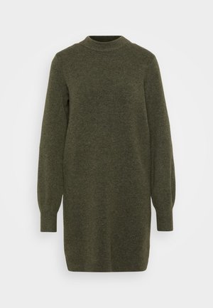 Vestido de malha em verde oliva com gola alta, mangas longas puff e corte solto. Textura suave com detalhes em punho canelado.