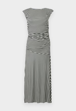 Rochie midi fără mâneci în dungi alb-negru, cu dungi orizontale în partea de sus și dungi diagonale spre verticale pe fustă.