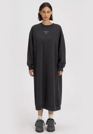 ATHL LOOSE - Sukienka letnia