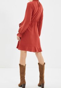 Trendyol Vapaa-ajan mekko - orange
