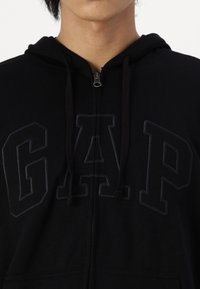 GAP HERITAGE LOGO - Felpa con zip - true black