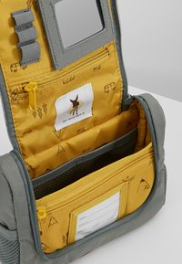 Lässig MINI WASHBAG ADVENTURE KULTURBEUTEL - Handtas - olive