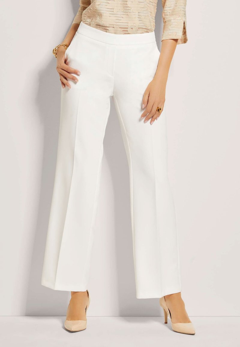 MADELEINE WEITE ZUM SCHLÜPFEN - Stoffhose - natural white