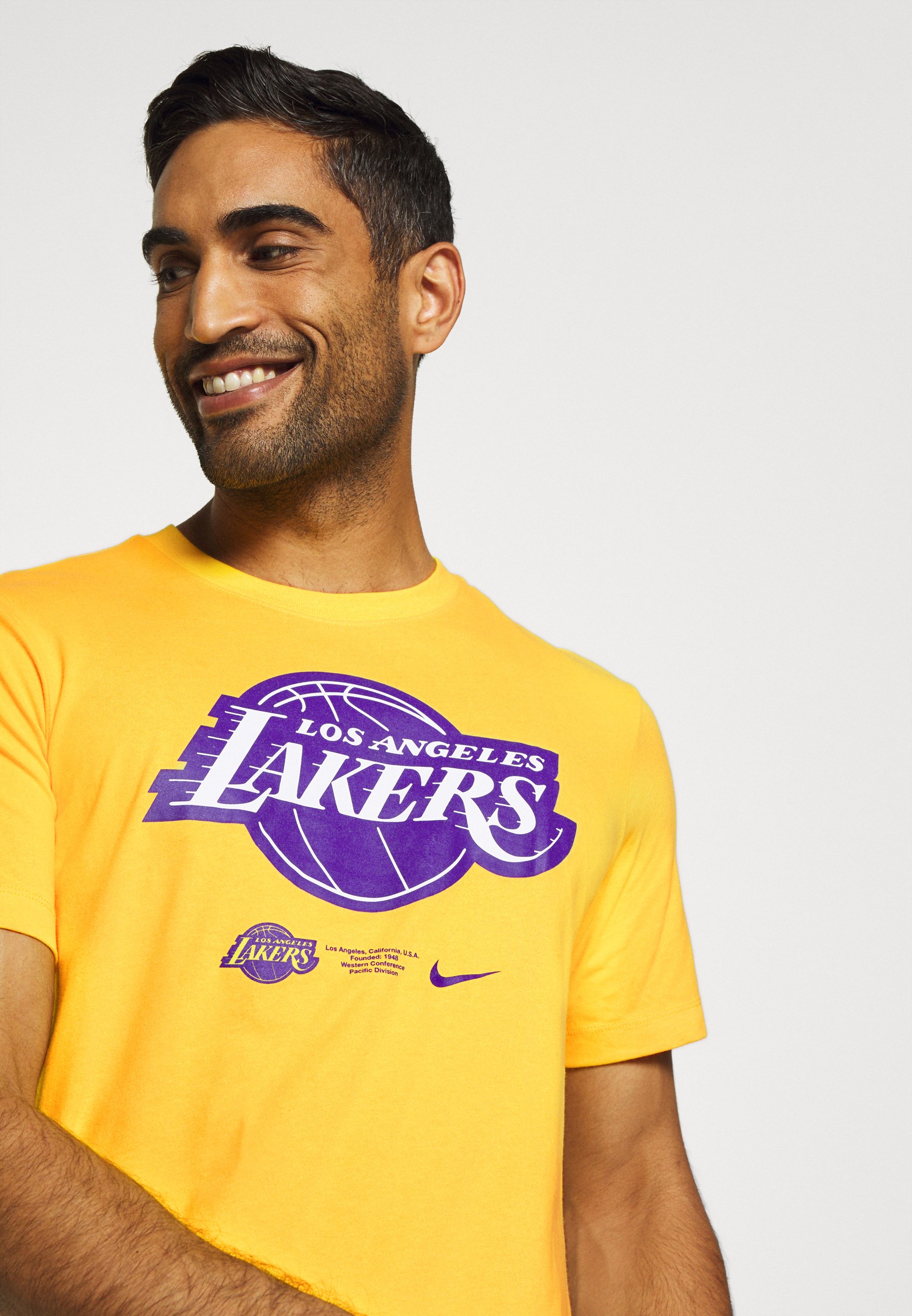 t shirt lakers femme nike